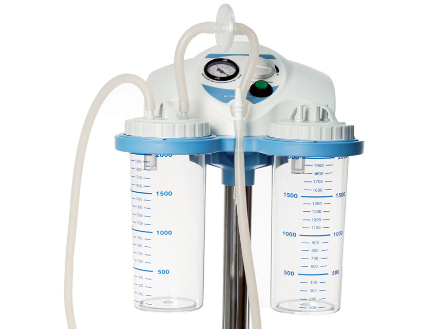 Super Vega aspiratori uz ratiņiem ar kājas slēdzi